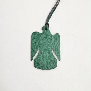 Colgante de bolso con forma de águila de cuero verde elegante accesorio de coche.
