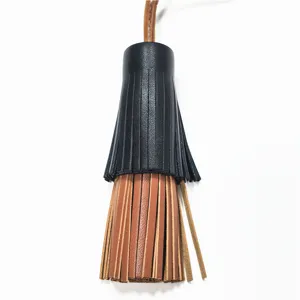 Zweifarbiger Leder Quasten Taschenanhänger und Auto Deko Anhänger, schickes Accessoire.