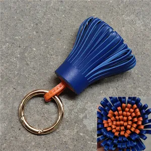 Zweifarbiger Leder Quasten Taschenanhänger süßes Auto Hängeaccessoire stilvoller Schlüsselring