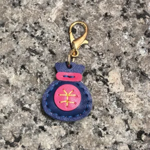 Llavero de la bolsa de la suerte de cuero hecho a mano, colgante colorido para coche y móvil.