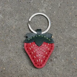 Portachiavi fragola in vera pelle fatto a mano ciondolo borsa carino accessorio auto