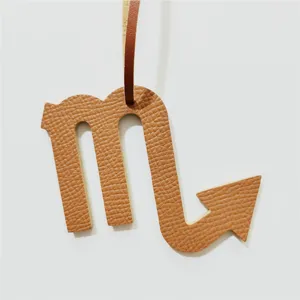 Schorpioen sterrenbeeld lederen tas hanger auto accessoire stijlvol astrologisch cadeau