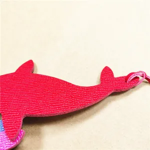 Colgante de bolso ballena de cuero rojo lindo accesorio decoracion interior coche