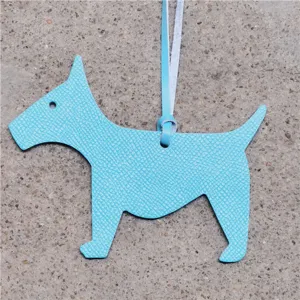 Charm de sac chien en cuir bleu avec lanière, adorable pendentif porte-clés pour sacs à main.