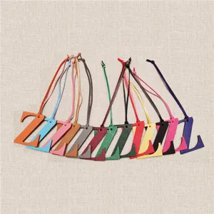 Colgante bolso letra Z de cuero alfabeto colorido accesorio bolso llavero decorativo item