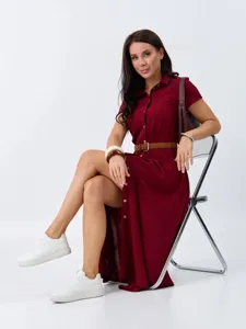 Französisches minimalistisches einfarbiges schlankes Pendlerkleid, elegantes Sommerkleid.