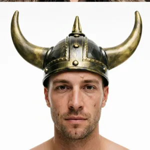 Gedetailleerde close-up opname van een klassieke Vikinghelm met hoorns voor feestelijke doeleinden.