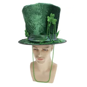 Groene hoge hoed met klaverblad voor Sint-Patriciusdag, feestaccessoire met kralenketting.