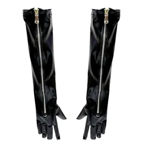 Lange zwarte laklederen handschoenen met metalen rits voor toneel, cosplay en feestkleding.