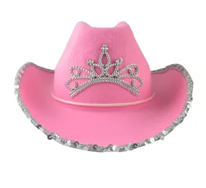 Roze westerse cowboyhoed met sprankelende paillettenrand en stralende kroon voor dames podium