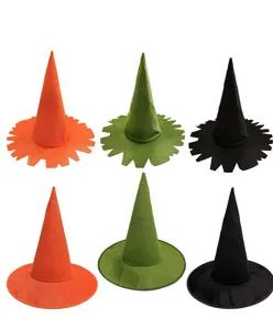 Gedetailleerd overzicht van diverse heksenhoeden in oranje, groen en zwart met randen.