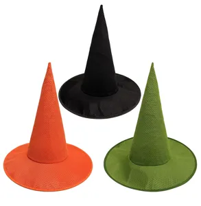 Gedetailleerd overzicht van drie gekleurde mesh heksenhoeden in zwart, oranje en groen voor feest.