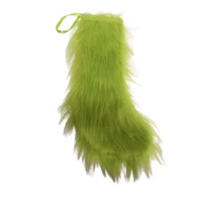 Décoration de chaussette de Noël duveteuse verte, pendentif suspendu en peluche pour arbre.
