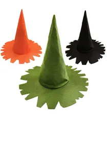 Gedetailleerd overzicht van Halloween heksenhoeden in oranje groen zwart mesh stof met kartelrand.