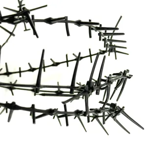 Accessoire de vigne en fil barbelé en plastique noir pour décoration de fête d'Halloween effrayante.