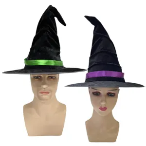 Chapeaux de sorcière d'Halloween avec rubans colorés, chapeaux en velours noir de fête.