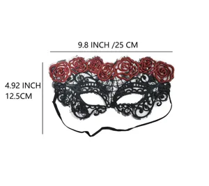 Masque en dentelle noire avec roses rouges et crânes pour Halloween et mascarades.