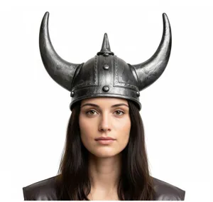 Vista detallada del casco vikingo con cuernos para fiesta de Halloween cosplay disfraz.