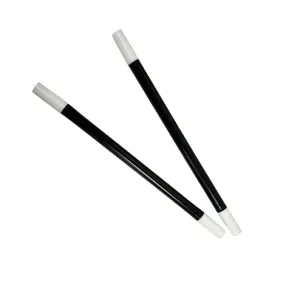Varita magica clasica de plastico en negro y blanco para fiestas de disfraces y espectaculos.