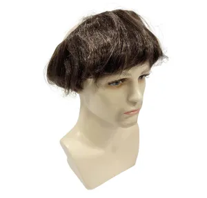 Détails de la perruque marron pour homme avec un style rétro amusant et des cheveux bouclés.
