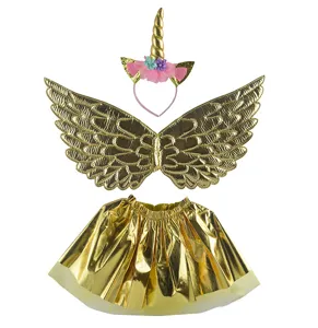 Ensemble de costume licorne dorée pour enfants avec serre-tête, ailes et jupe tutu.