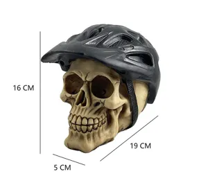 Vue détaillée de décoration d'aquarium crâne résine casque montrant la structure exacte et la taille.
