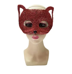 Nahaufnahme der glitzernden roten Katzenmaske für Maskeradenpartys und Karneval Events.