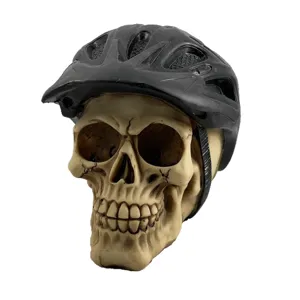 Décoration d'aquarium crâne en résine avec casque de vélo noir ornement cachette aquarium