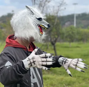 Halloween Tier Maske Wolf Kopf und Klauen Handschuhe Set Detailansicht fuer Kostüm Party