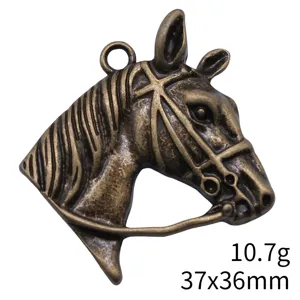 Antiker bronzener Pferdekopf Metall Anhanger, DIY Schmuck Accessoire, Grosse 37x36mm, Gewicht 10.7g.