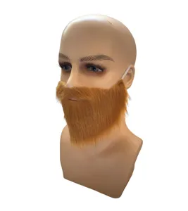 Dettaglio barba finta marrone con elastico per feste in maschera e cosplay divertenti.