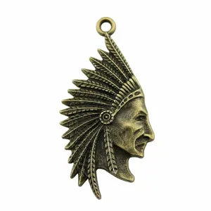 Pendente capo indiano in bronzo vintage, accessorio per gioielli con copricapo di piume.