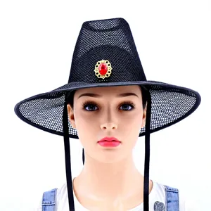Schwarzer Netzstoff traditioneller koreanischer Hut historische Cosplay Sonnenhut mit rotem Stein.