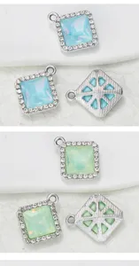 Vierkante strass DIY hangers, blauwe en groene kristallen bedels voor handgemaakte sieraden.