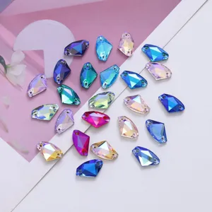 Bijlvormige AB kristallen strass stenen om te naaien met dubbele gaten, ideaal voor DIY kleding.