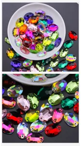 Ovale Aufnäh-Kristallstrasssteine mit zwei Löchern sowie bunte Glas Flatback DIY Basteldiamanten.