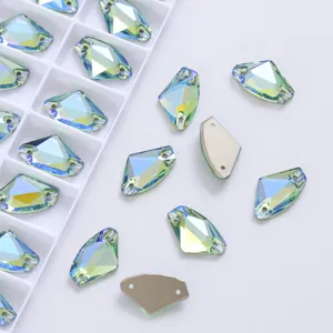 Hoge kwaliteit K9 glas bijl vormige AB kleur opnaaibare strass steentjes met twee gaten DIY.