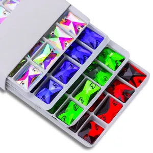 Strass en verre rectangulaires à coudre avec deux trous en multicouleurs pour vêtements.
