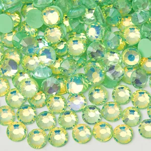 Luminous flatback crystal rhinestones for phone case DIY and nail art decoration accessories.