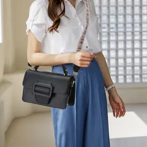 Damen PU Leder Kleine Quadratische Tasche Retro Einfarbig Umhängetasche Mit Breitem Besticktem Gurt Handtasche