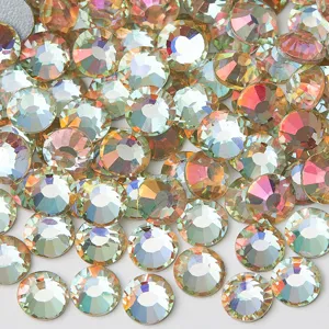 White flatback glass rhinestones detail shot, sparkling AB crystal gems for DIY nail art and phone decor.