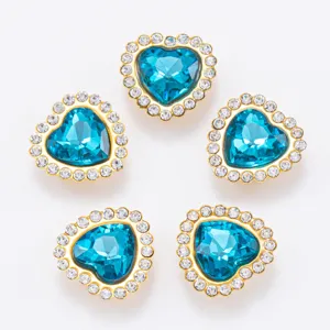 Boutons à coudre en strass cristal en forme de cœur, accessoires DIY acrylique bleu détail.