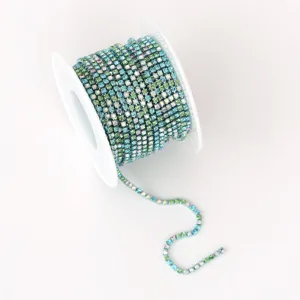 Cadena de garras de diamantes de imitación coloridos para accesorios de bricolaje y ropa.