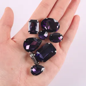 Diamantes de imitación de cristal de vidrio morado mixto con garras para coser ropa DIY.