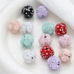 Perline tonde in resina colorata con strass di fiori per creazione di orecchini e gioielli fai da te