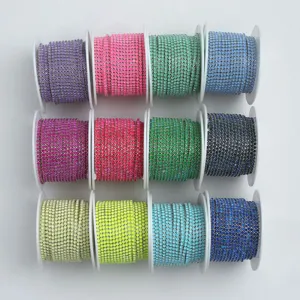 Lebendige fluoreszierende Strass-Ketten-Spulen fuer DIY handgemachte Schmuck und Dekoration.