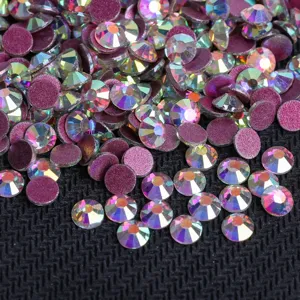 Strass en verre à dos plat couleur AB pour nail art et décoration de vêtements DIY.