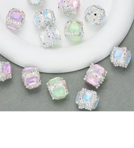 Kleurrijke kristallen strass vierkante kralen voor DIY-sieraden maken en accessoires.