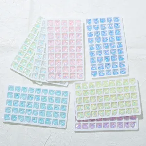 Bunte herzförmige Kristall-Strasssteine ​​für Nailart, Handyhülle DIY und Kleidungszubehör.