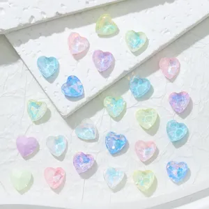 Bunte herzförmige Kristall-Strasssteine für Nailart und Handyhüllen DIY Zubehör.